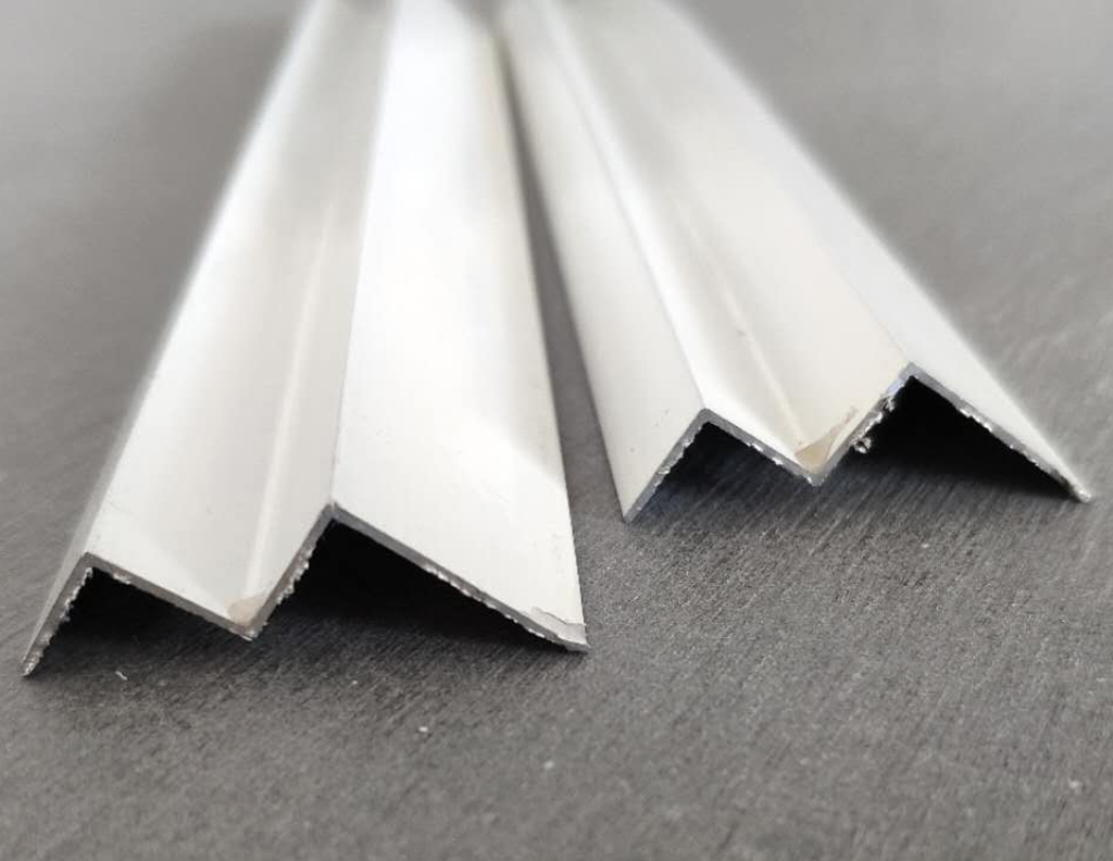 封邊鋁龍骨_W角鋁龍骨_異形龍骨