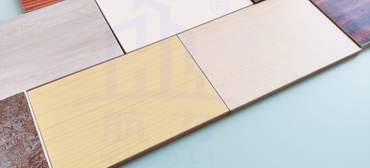 裝飾纖維水泥板。是以硅質、鈣質材料為主原料，加入多種方法養護而成的一種新型建筑材料。導電系數低，是理想的絕緣材料、防火防水、隔熱隔音、質輕高強、施工簡易、經濟美觀、安全無害、、耐酸堿、壽命長